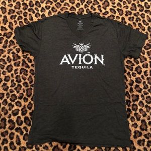 Women’s Medium Avion Tequila V Neck T shirt
